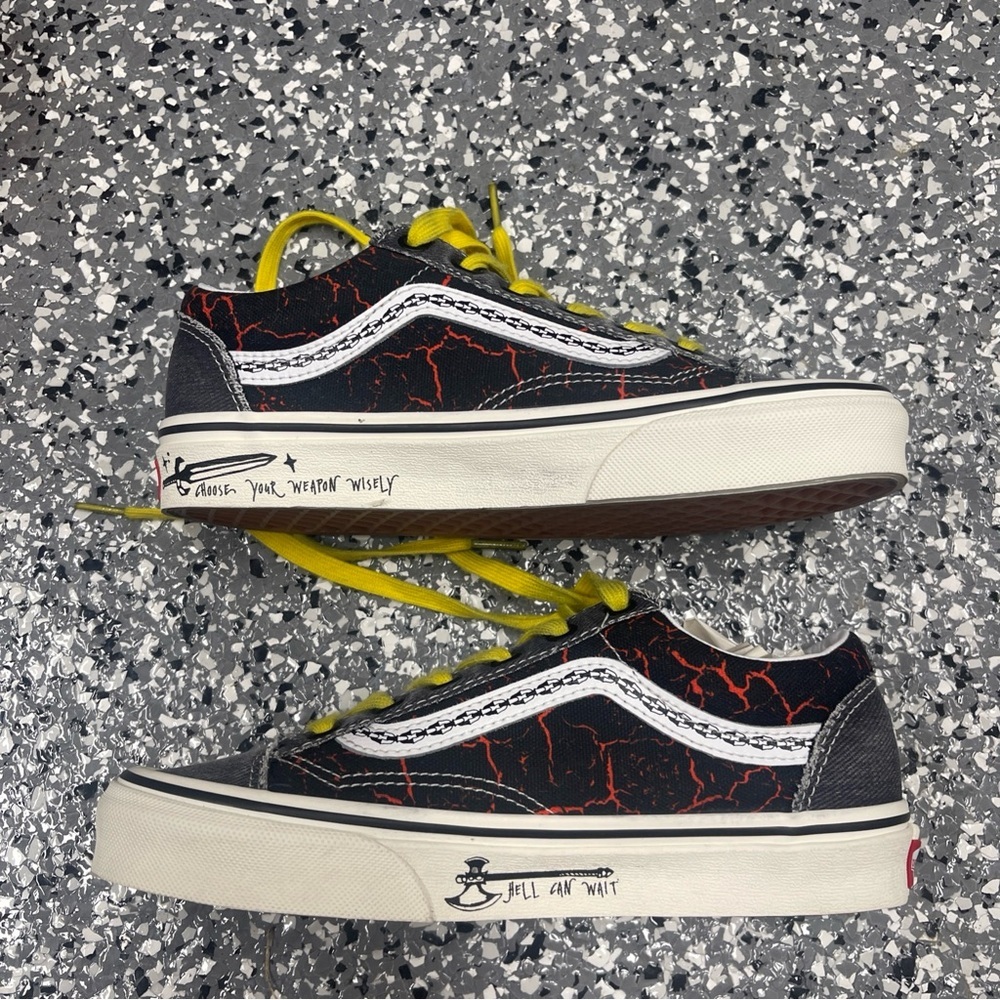 Vans Stranger Things Upside Down Hellfire Club sneakers Men’s 4.5 Women’s 6 - Picture 2 of 9